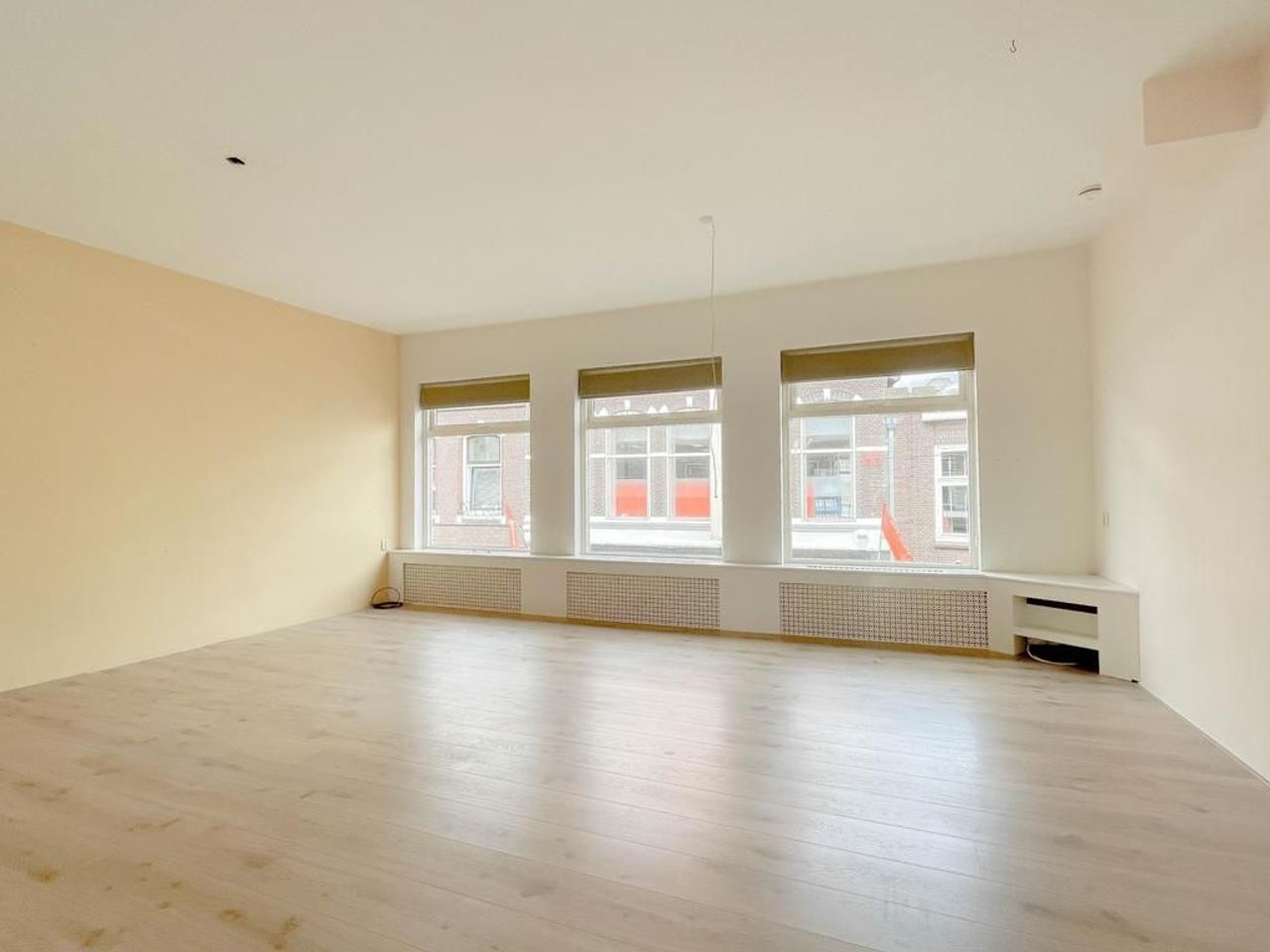 Upper-floor apartment of 110m2 in the center of Woerden - Image 2
