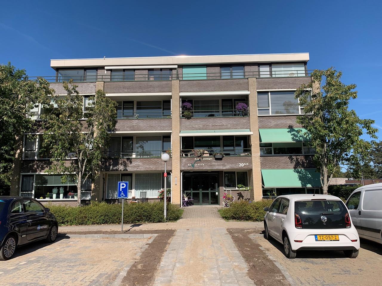 Licht seniorenappartement in Eelde met lift - Afbeelding 1