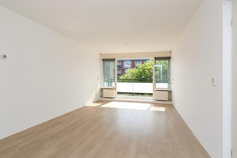 Licht 4-kamer appartement met zonnig balkon in Osdorp - Afbeelding 5