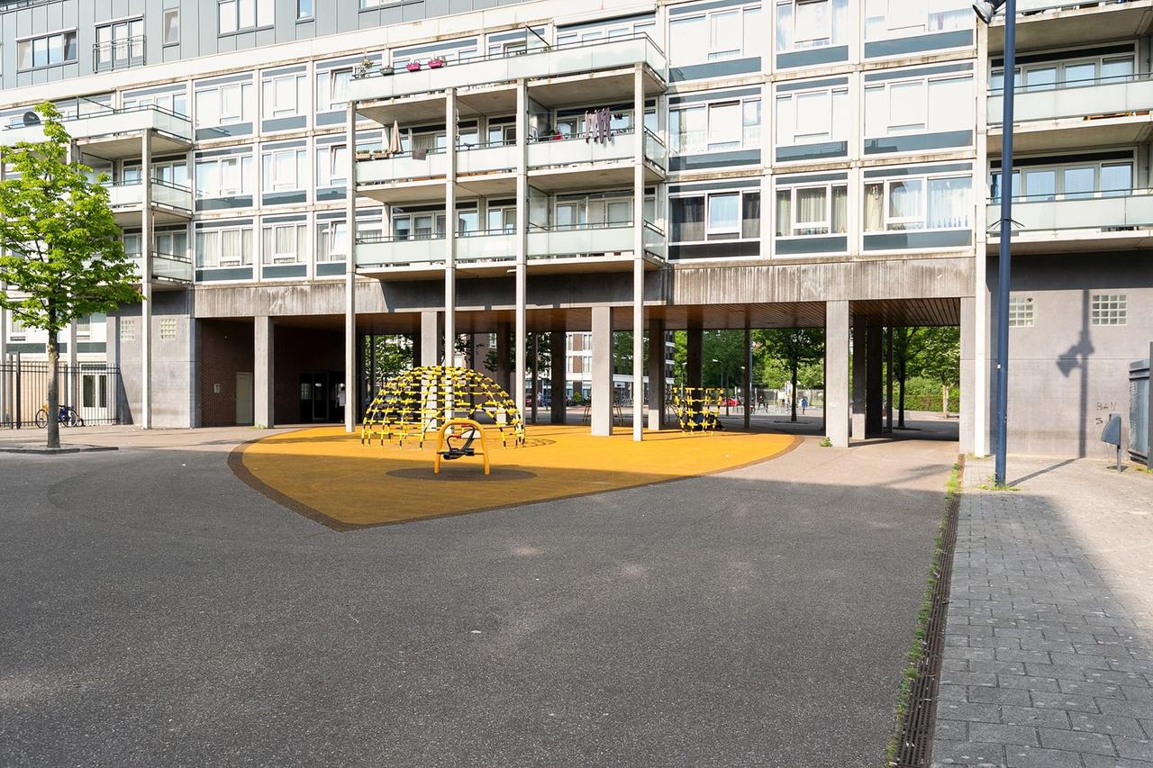 Licht 4-kamer appartement met zonnig balkon in Osdorp - Afbeelding 17