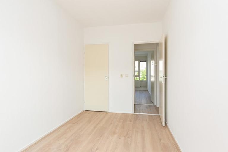 Licht 4-kamer appartement met zonnig balkon in Osdorp - Afbeelding 4