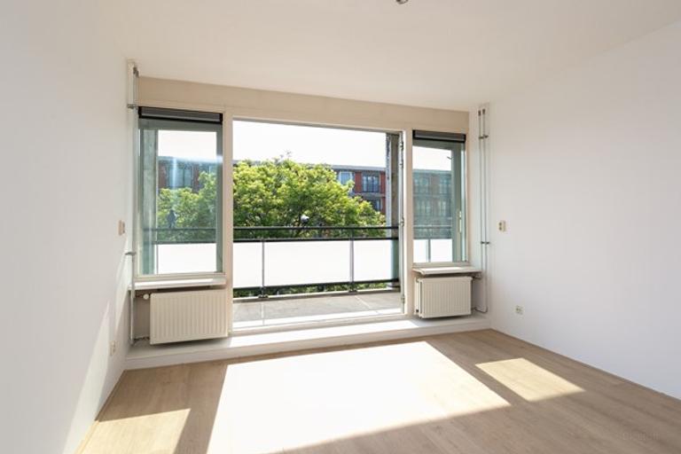 Licht 4-kamer appartement met zonnig balkon in Osdorp - Afbeelding 6