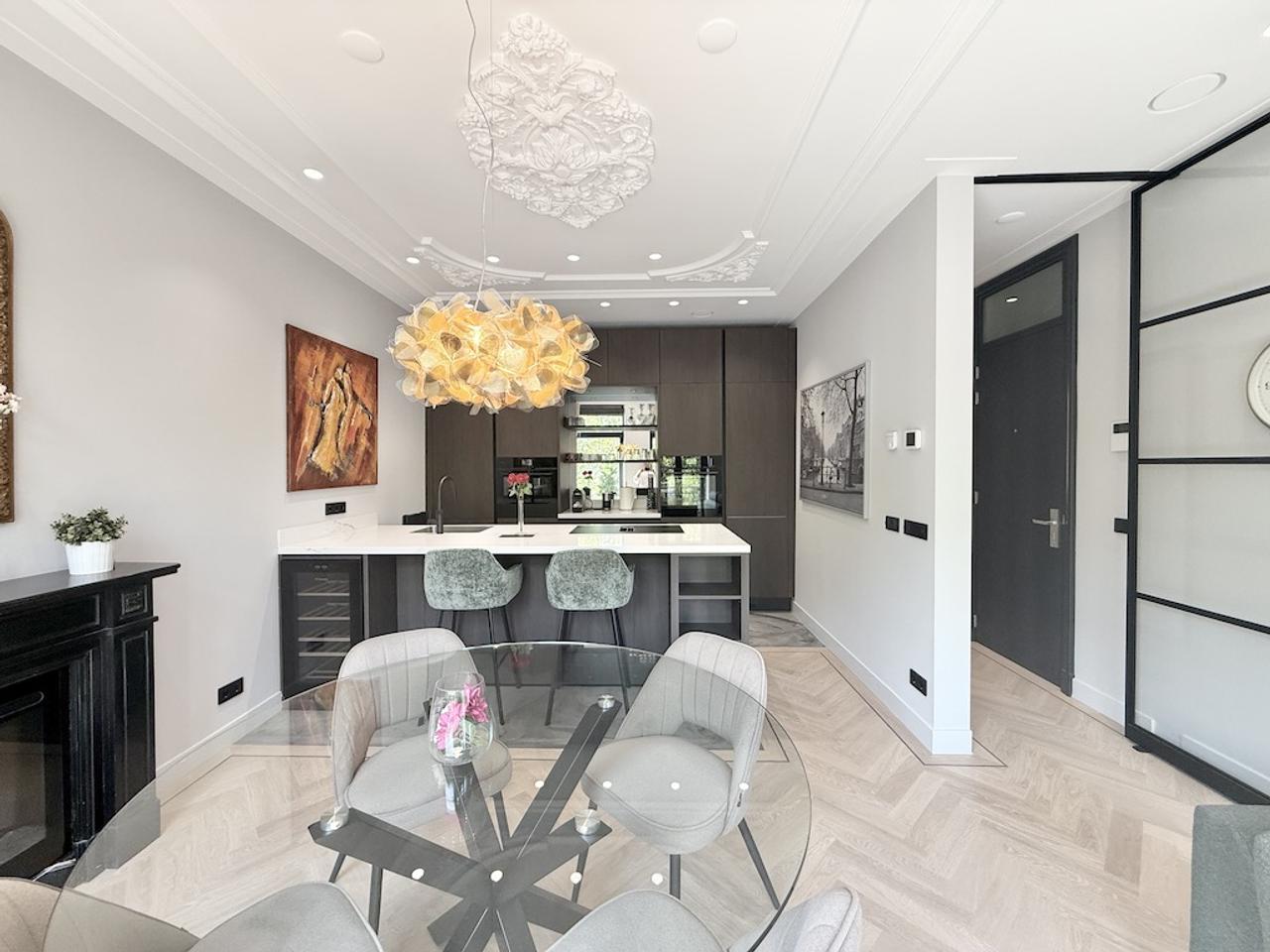 70 m² appartement met 2 balkons in Amsterdam - Afbeelding 1