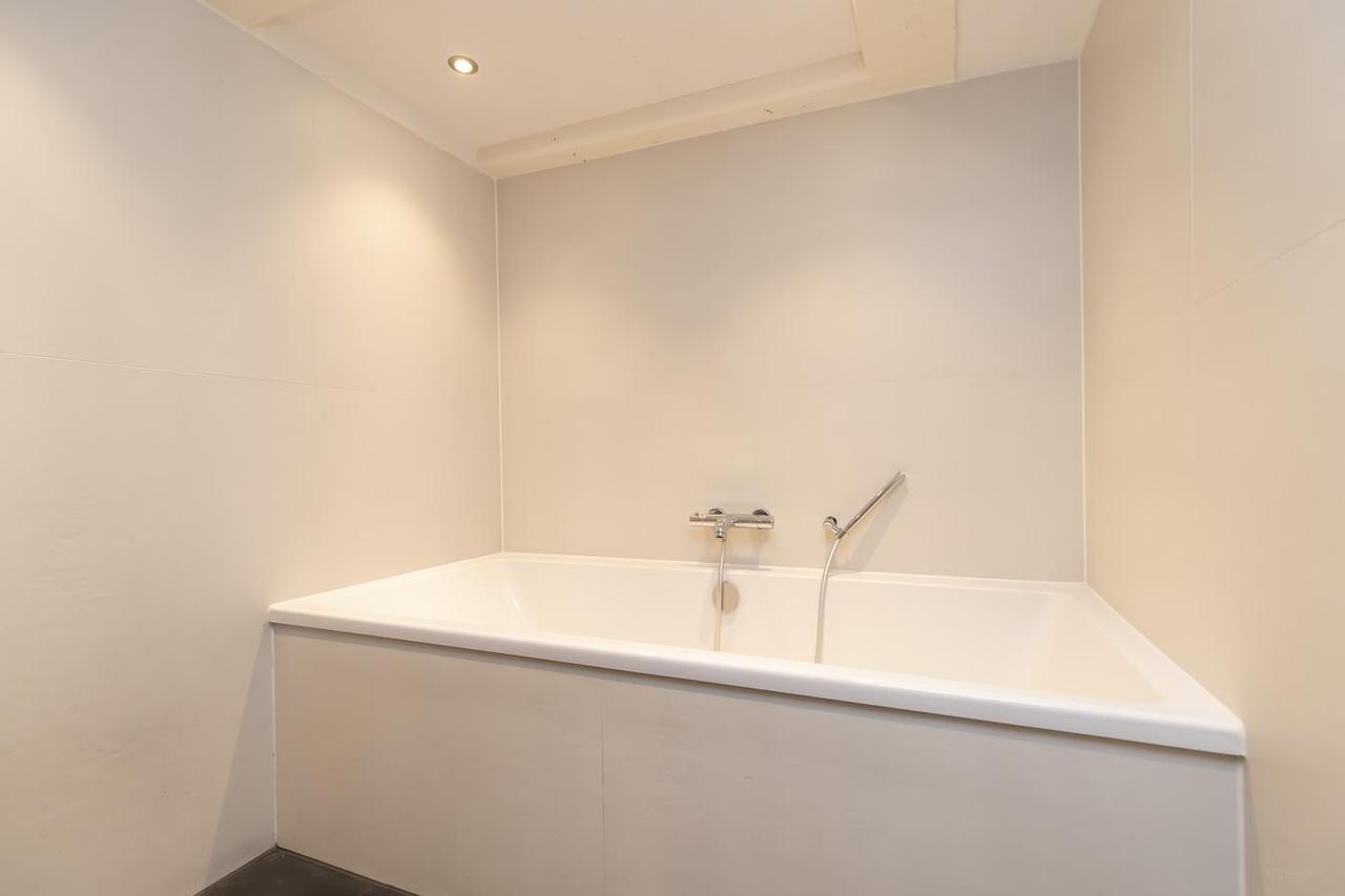 178 m² Canal House on Singel - Image 11