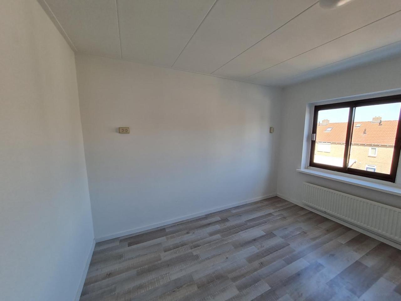Bright studio with private bathroom in Oss - Image 2