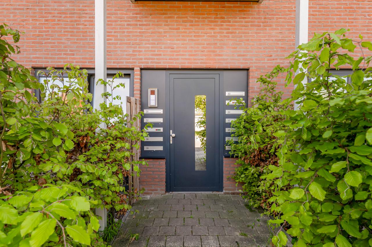 60m² apartment with balcony in Zuilen - Image 2