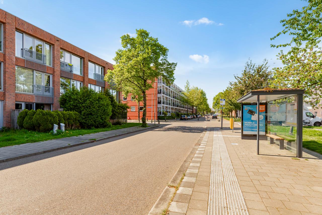60m² apartment with balcony in Zuilen - Image 9