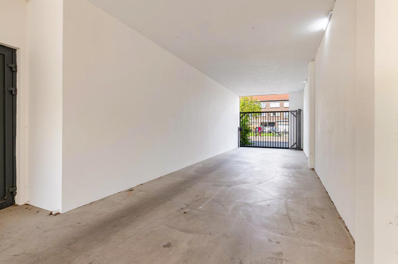60m² apartment with balcony in Zuilen - Image 6