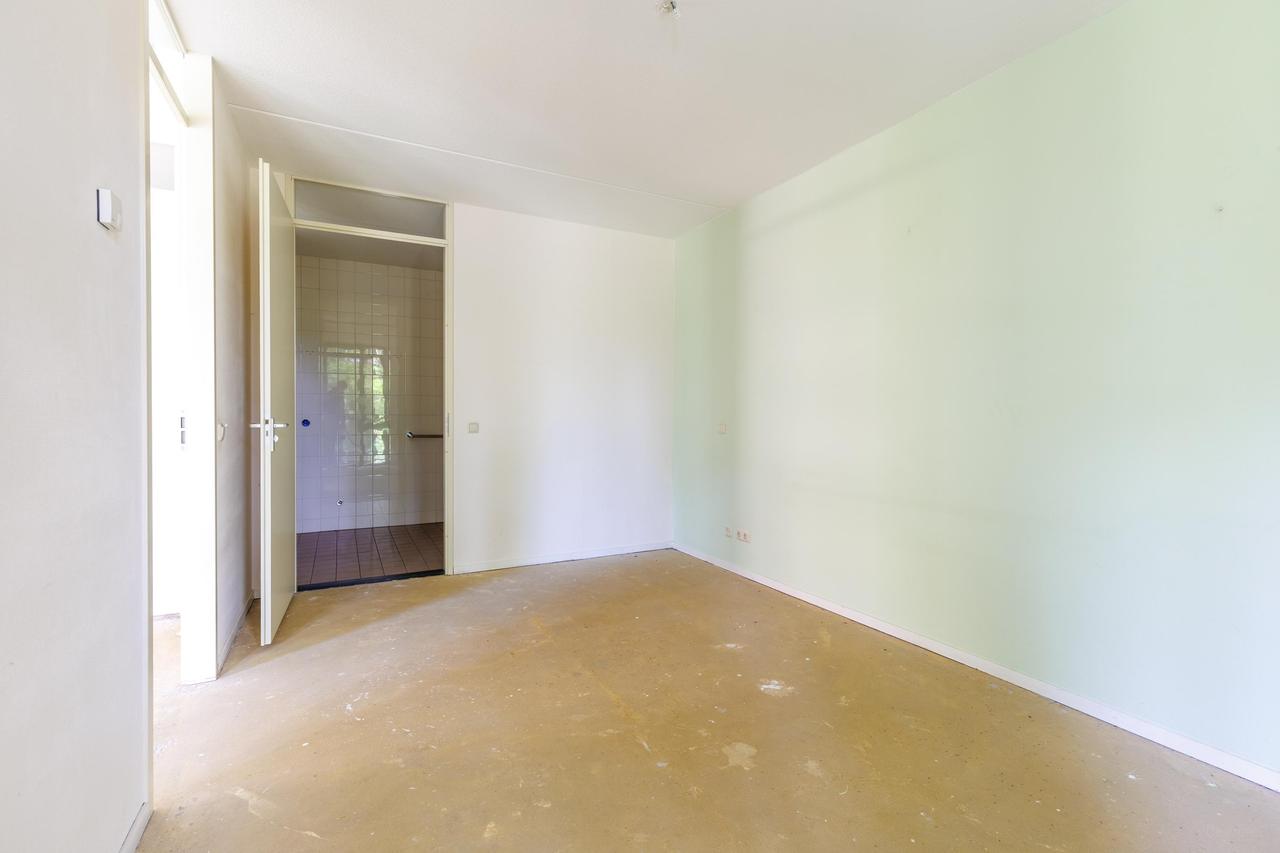 Energy-efficient 55+ apartment with large balcony in Apeldoorn - Image 8