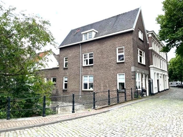 Waterside Room in the Heart of Den Bosch - Image 1