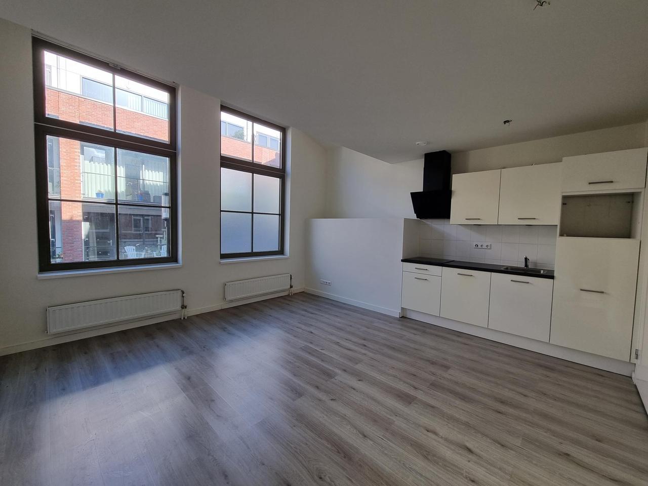 Licht 2-kamerappartement aan Slotplein - Afbeelding 1