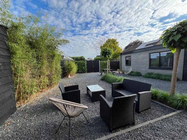 Kamer met dakterras in dameshuis - Afbeelding 16