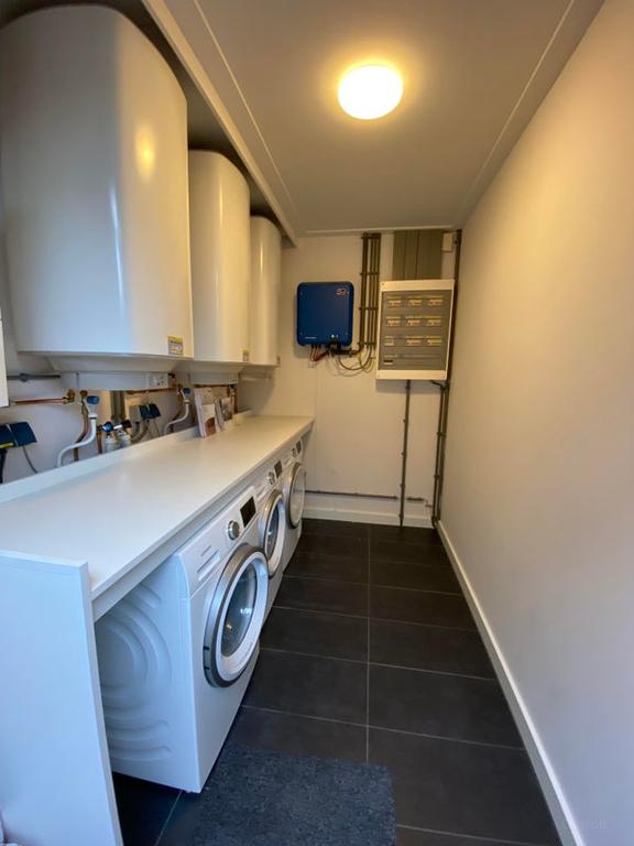 Kamer met dakterras in dameshuis - Afbeelding 14