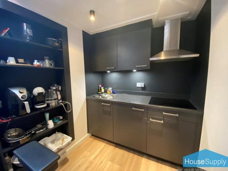 Kamer met dakterras in dameshuis - Afbeelding 7