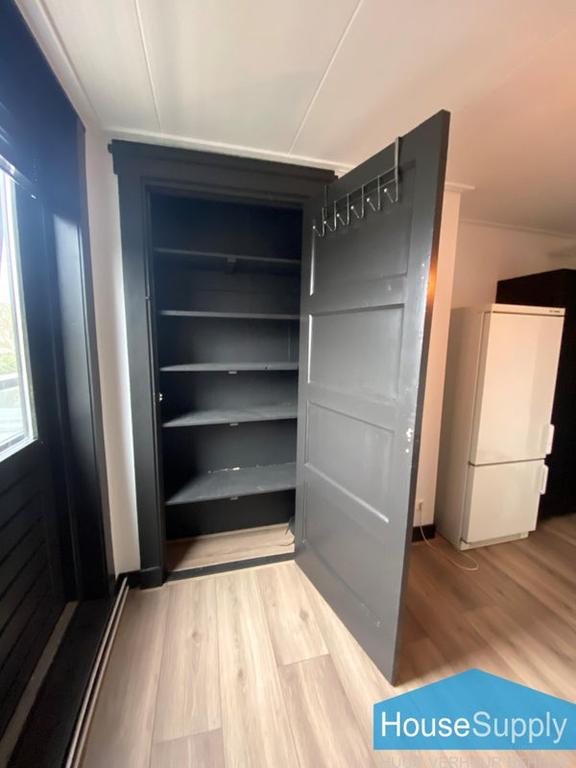 Kamer met dakterras in dameshuis - Afbeelding 8