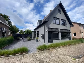 Kamer met dakterras in dameshuis