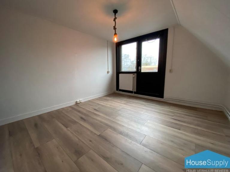 Kamer met dakterras in dameshuis - Afbeelding 5