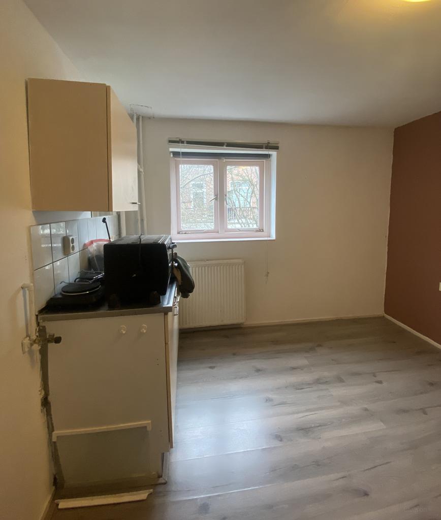 Student Room with Kitchenette in Wittevrouwen - Image 3