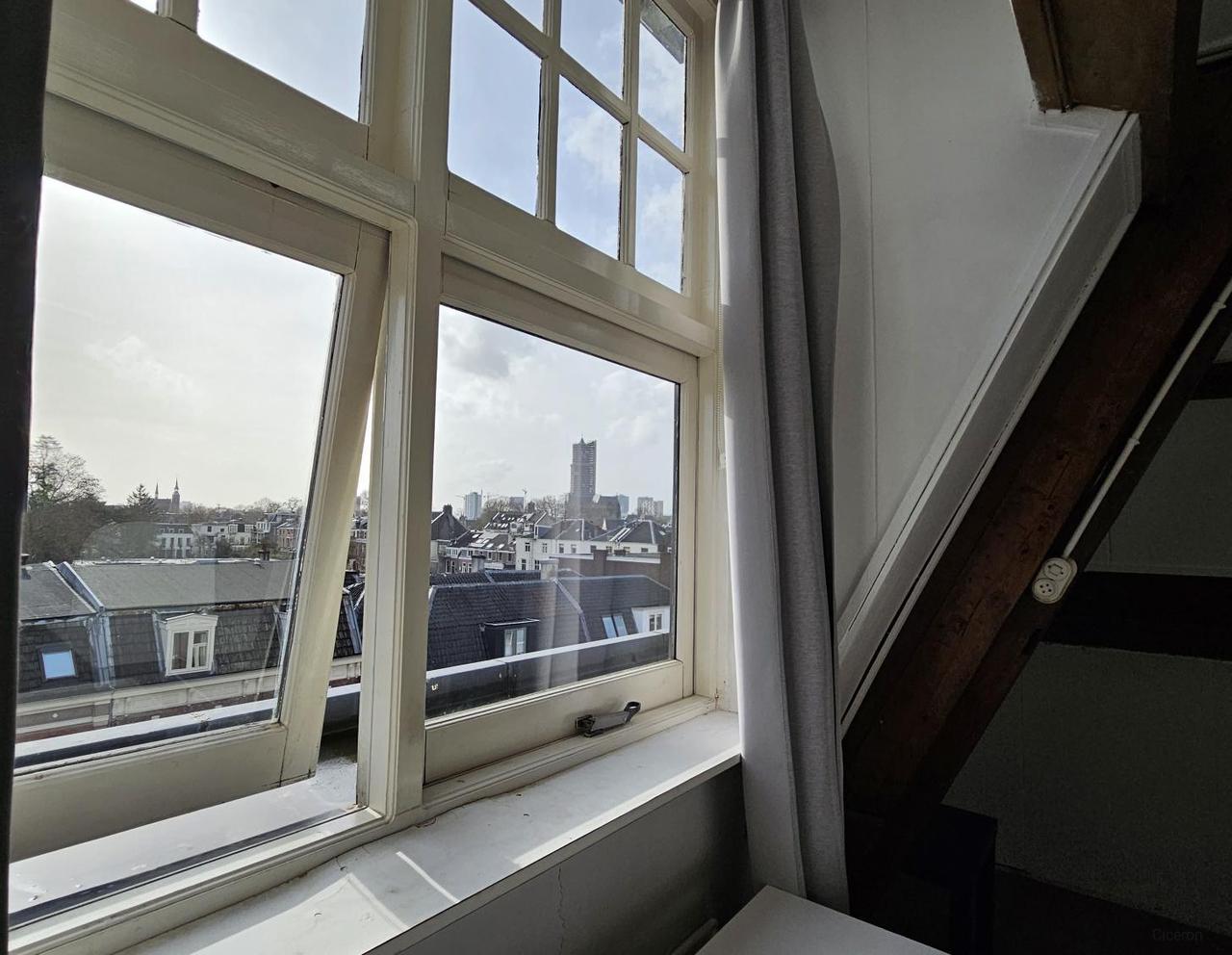 Student Room with Roof Terrace in Utrecht - Image 3