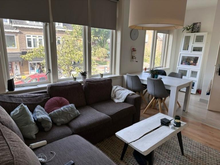 Etage met terras in Oog in Al - Afbeelding 1