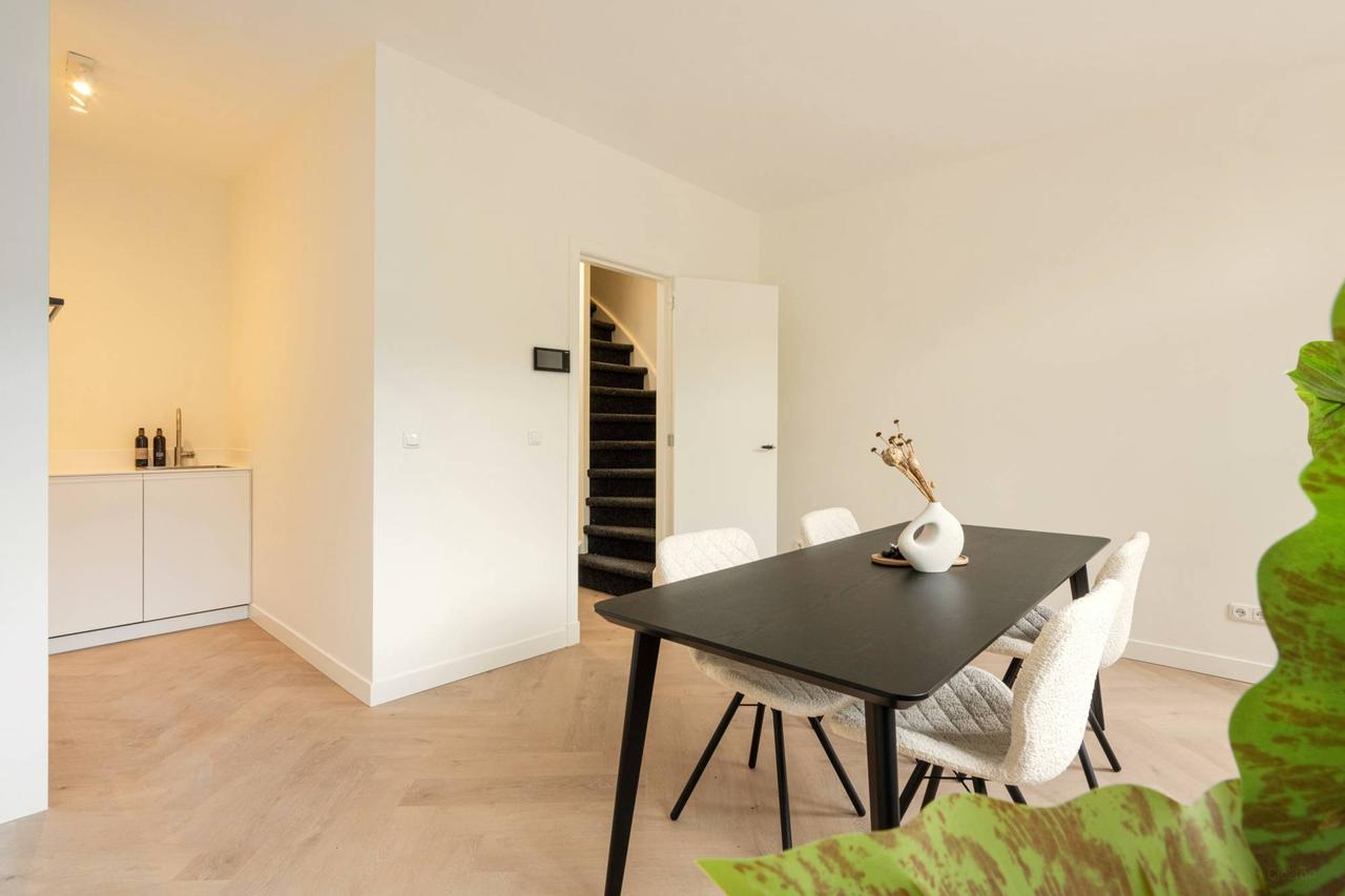 Gemeubileerd appartement met dakterras in Oud Charlois - Afbeelding 1