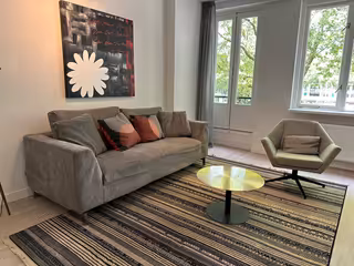 Gemeubileerd 3-kamer appartement met dakterras