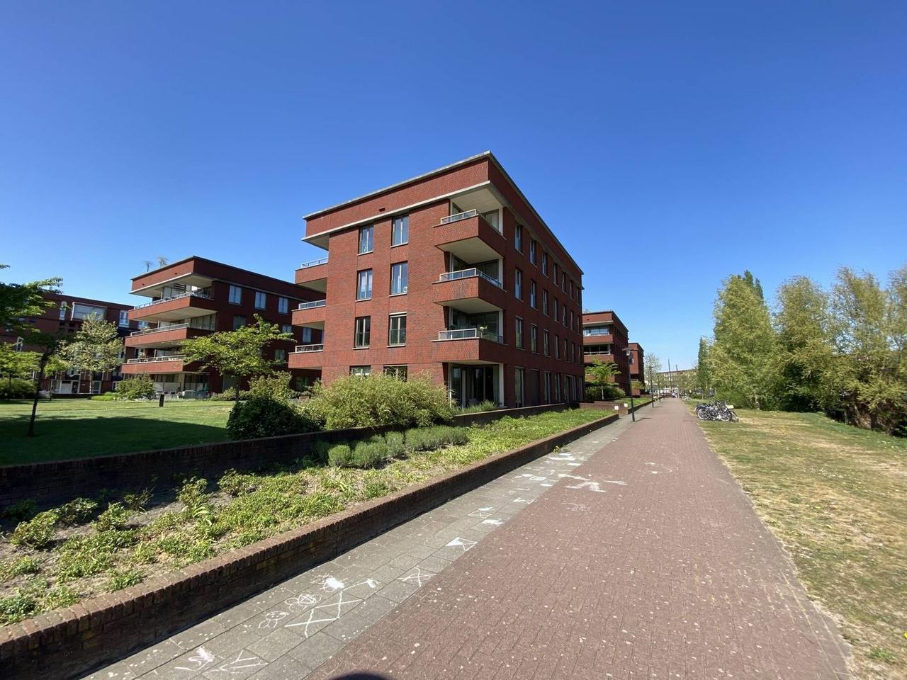 Energy-efficient apartment with terrace - Image 20