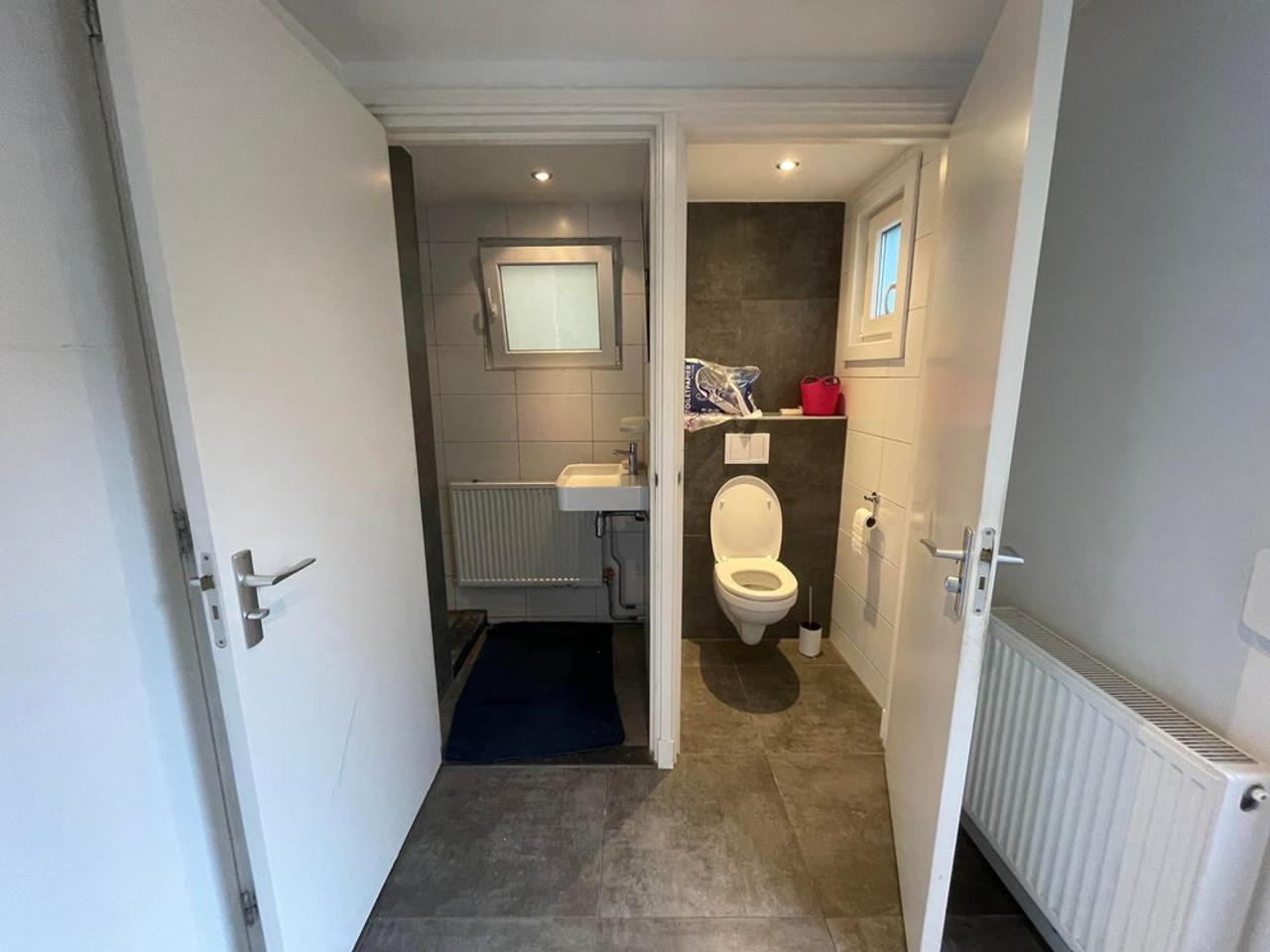 Room (13m²) near Tilburg city center - Image 5