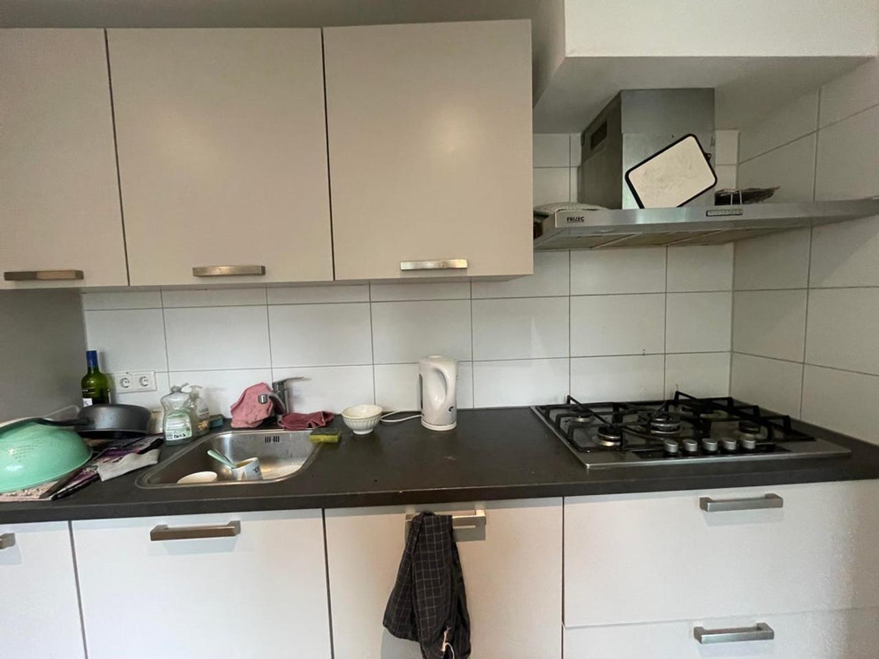 Room (13m²) near Tilburg city center - Image 8