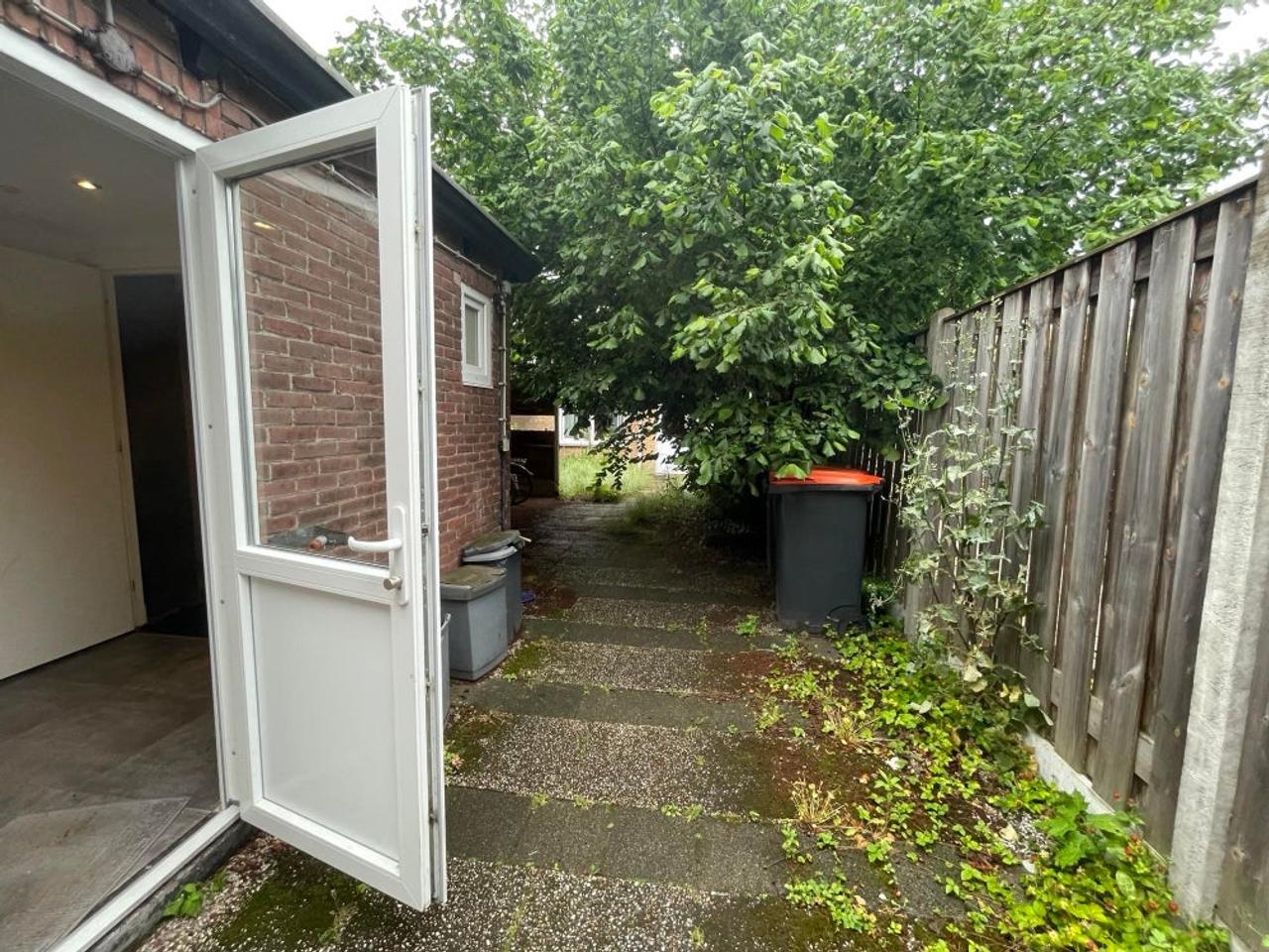 Room (13m²) near Tilburg city center - Image 10