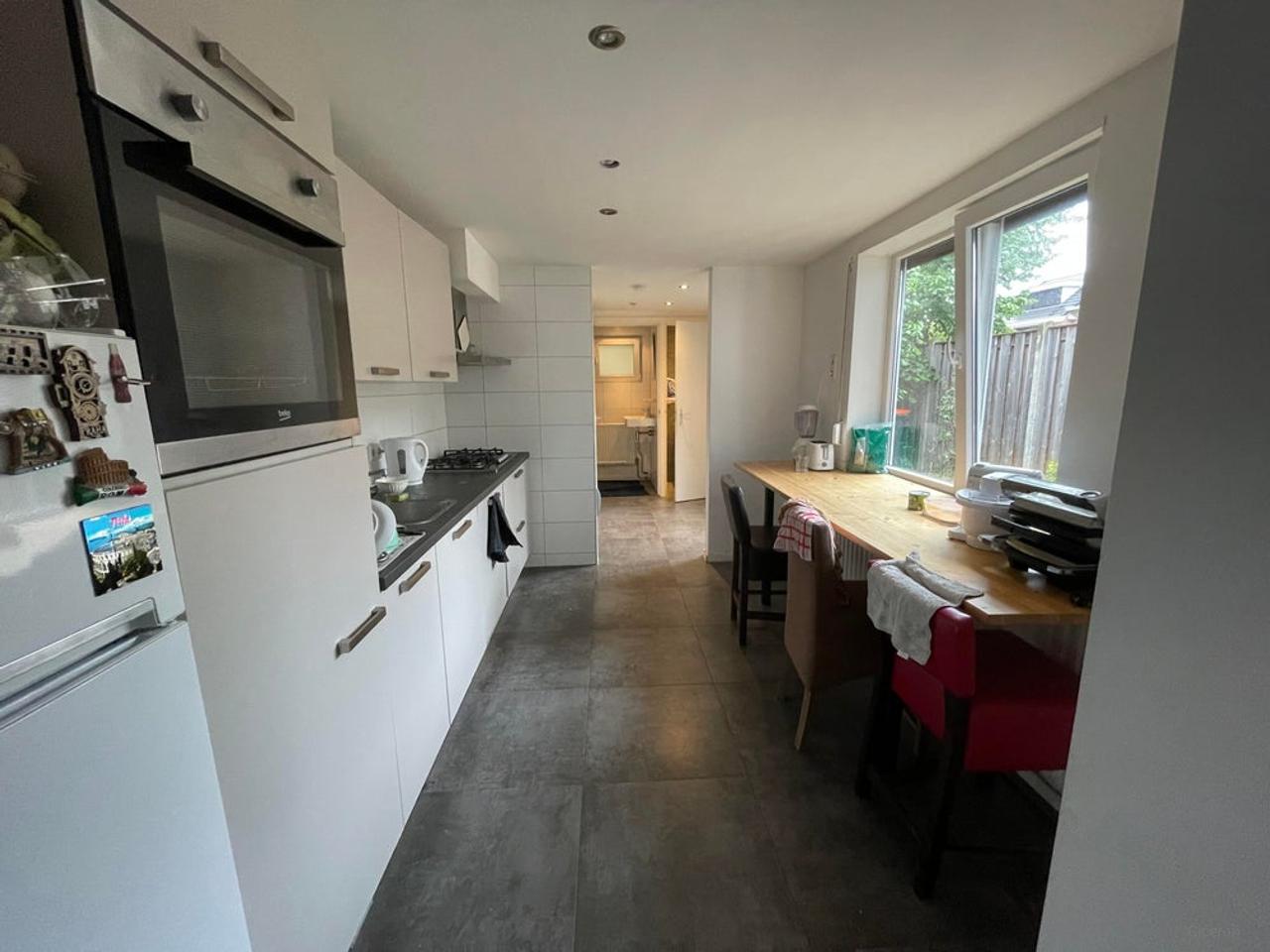 Room (13m²) near Tilburg city center - Image 7