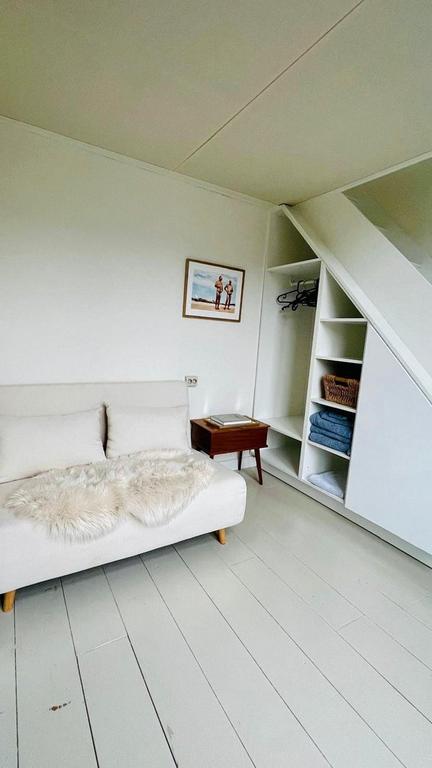 Furnished apartment with high ceilings in Het Zand - Image 15