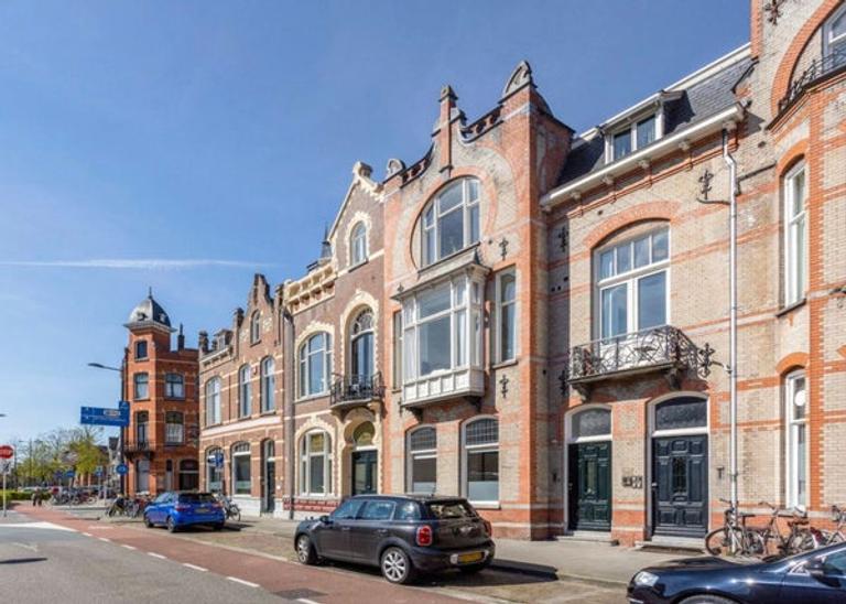 Furnished apartment with high ceilings in Het Zand - Image 1