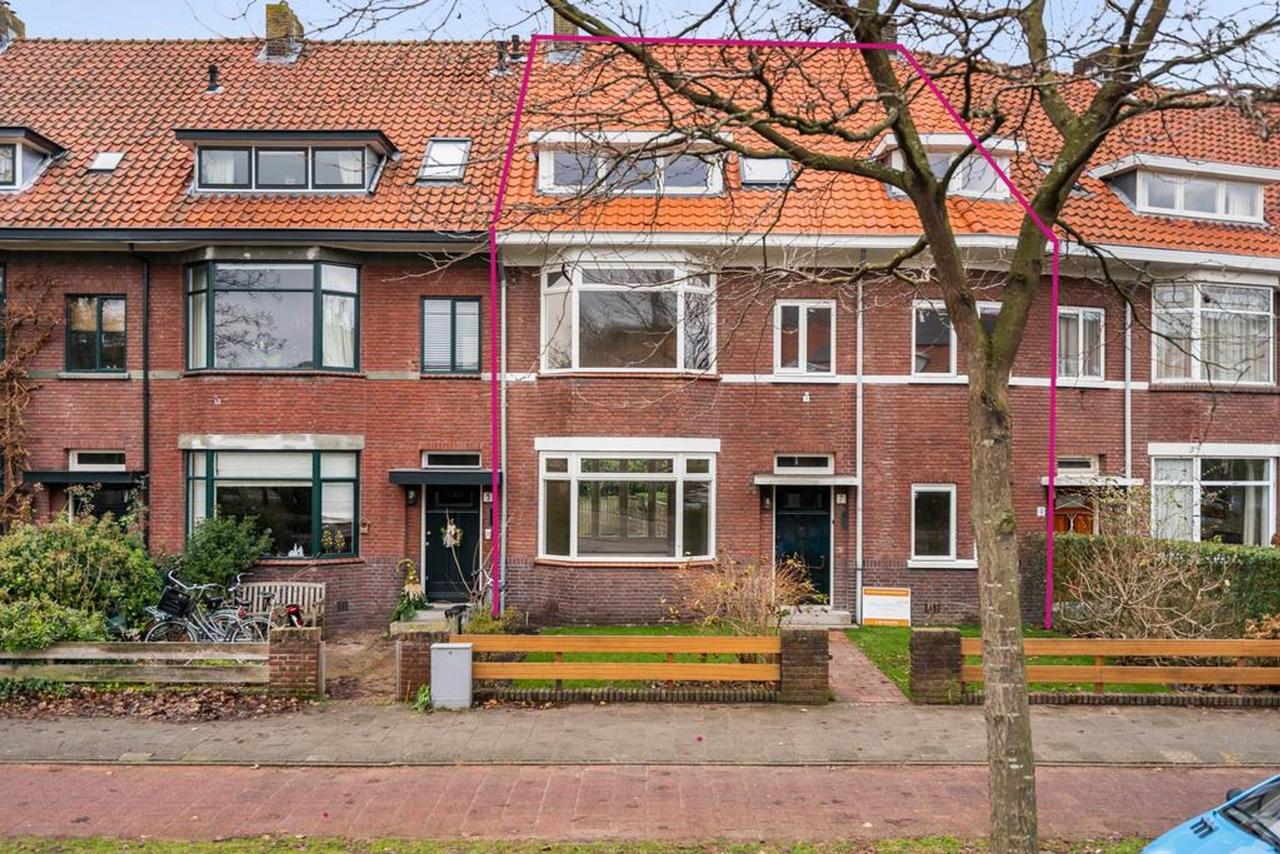 Renovated 202 m² townhouse in the center of Wassenaar - Image 1