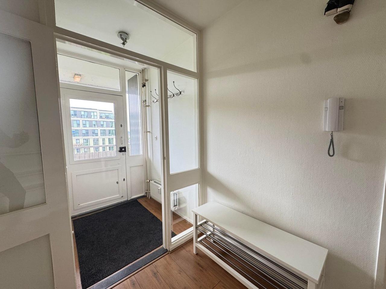 Bright 95 m² apartment with balcony in Welgelegen - Image 5