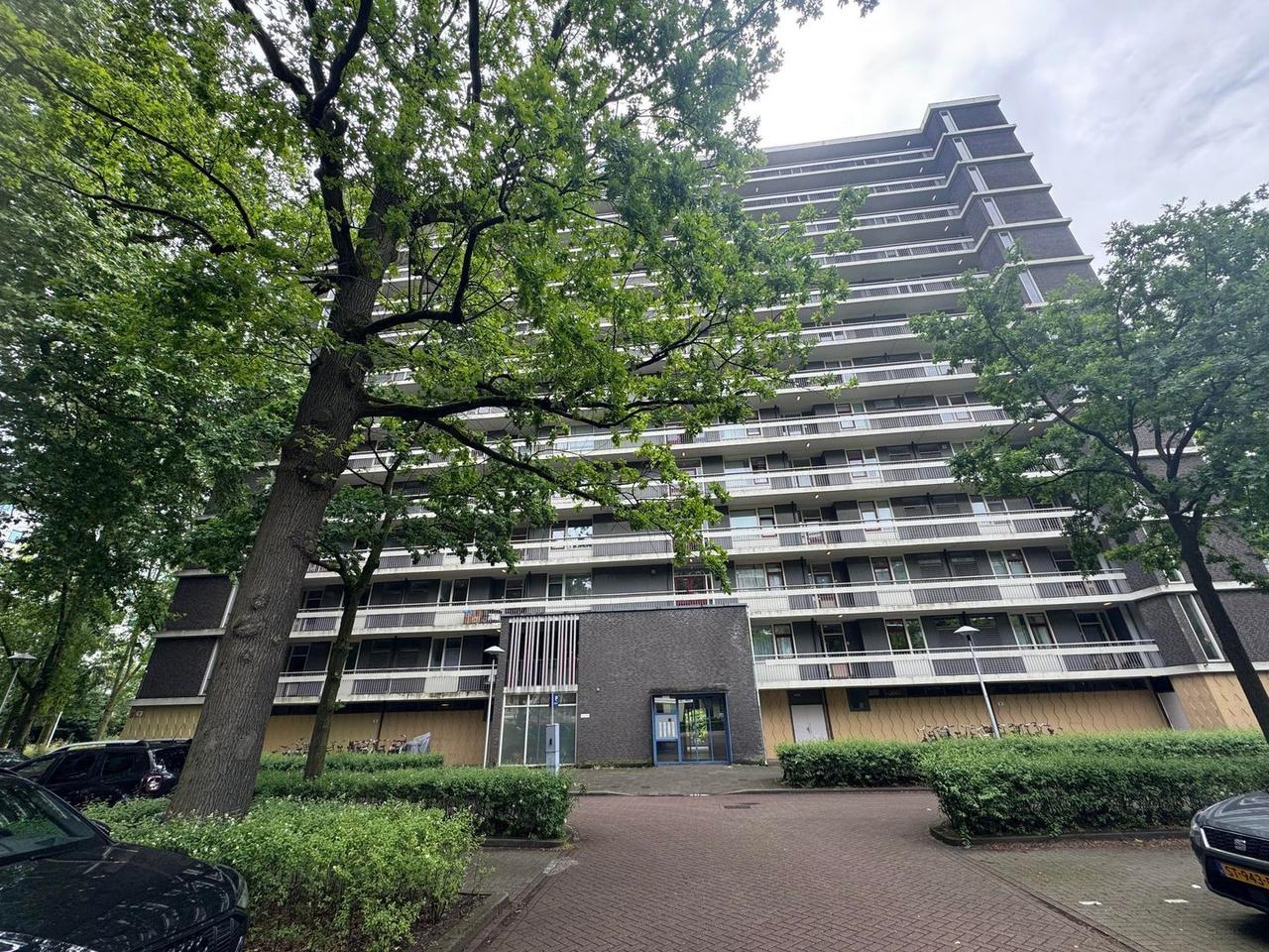 Bright 95 m² apartment with balcony in Welgelegen - Image 2