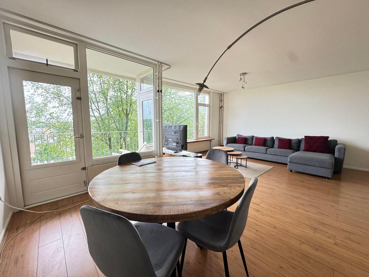 Bright 95 m² apartment with balcony in Welgelegen - Image 12