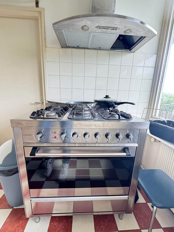 Bright 95 m² apartment with balcony in Welgelegen - Image 17