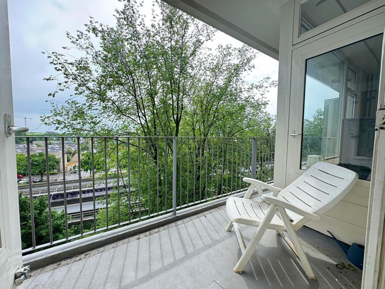 Bright 95 m² apartment with balcony in Welgelegen - Image 10