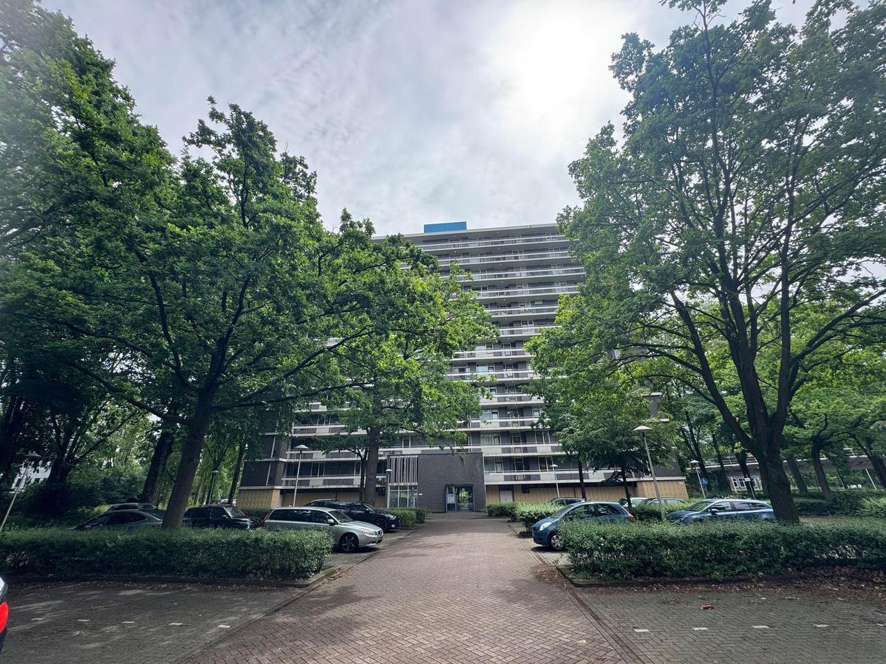 Bright 95 m² apartment with balcony in Welgelegen - Image 1