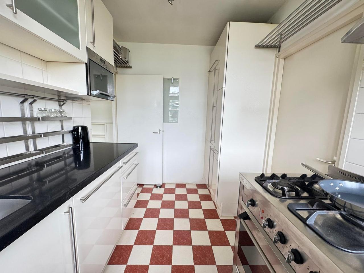 Bright 95 m² apartment with balcony in Welgelegen - Image 16