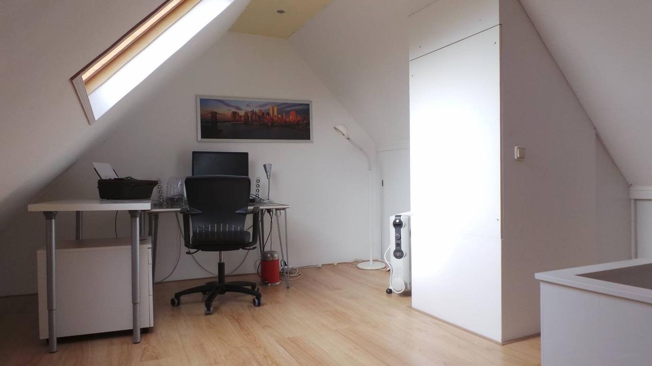 Furnished maisonette (110m²) with roof terrace - Image 22
