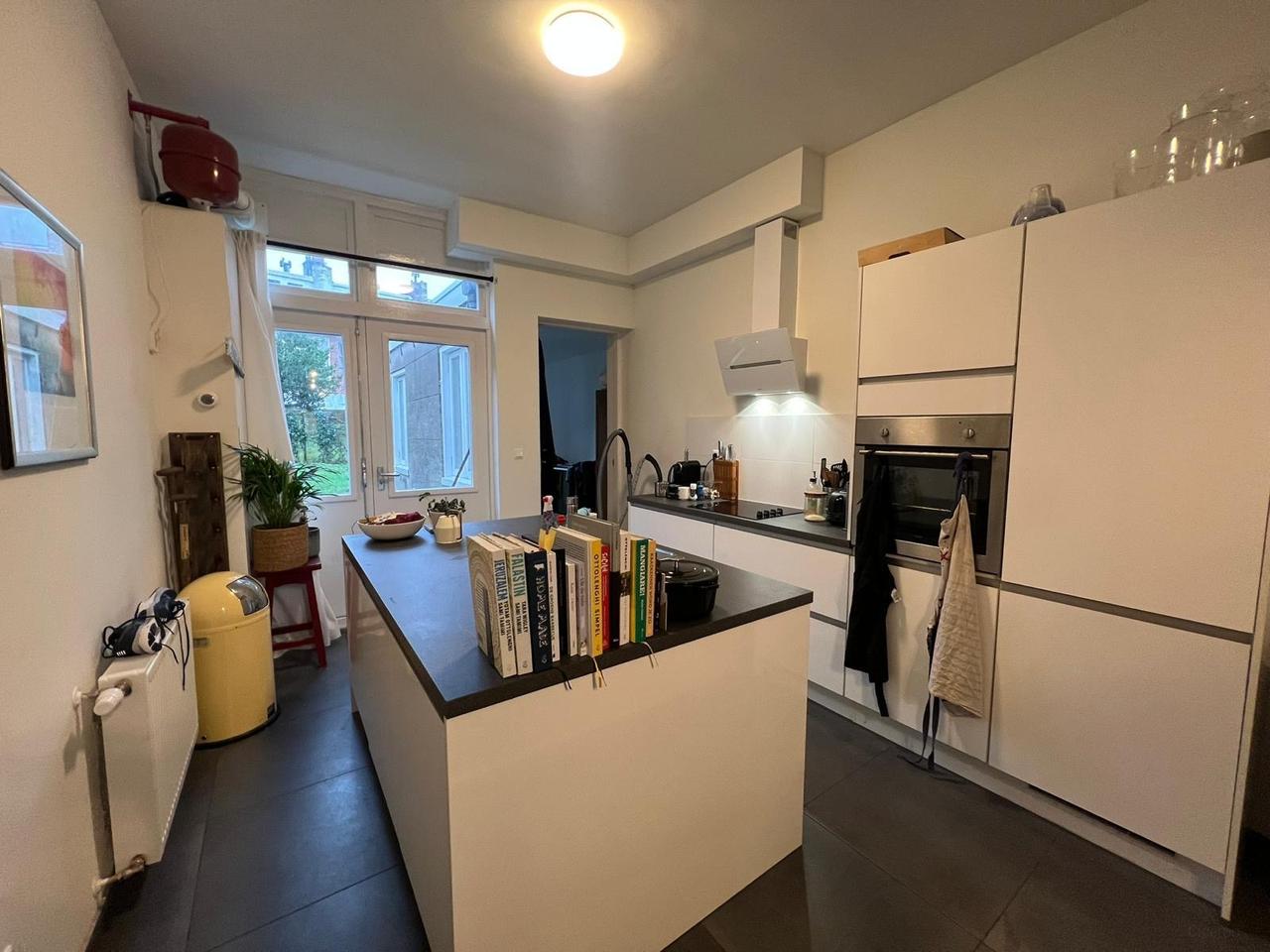 Apartment in the Zeeheldenbuurt with an 85m2 garden - Image 2