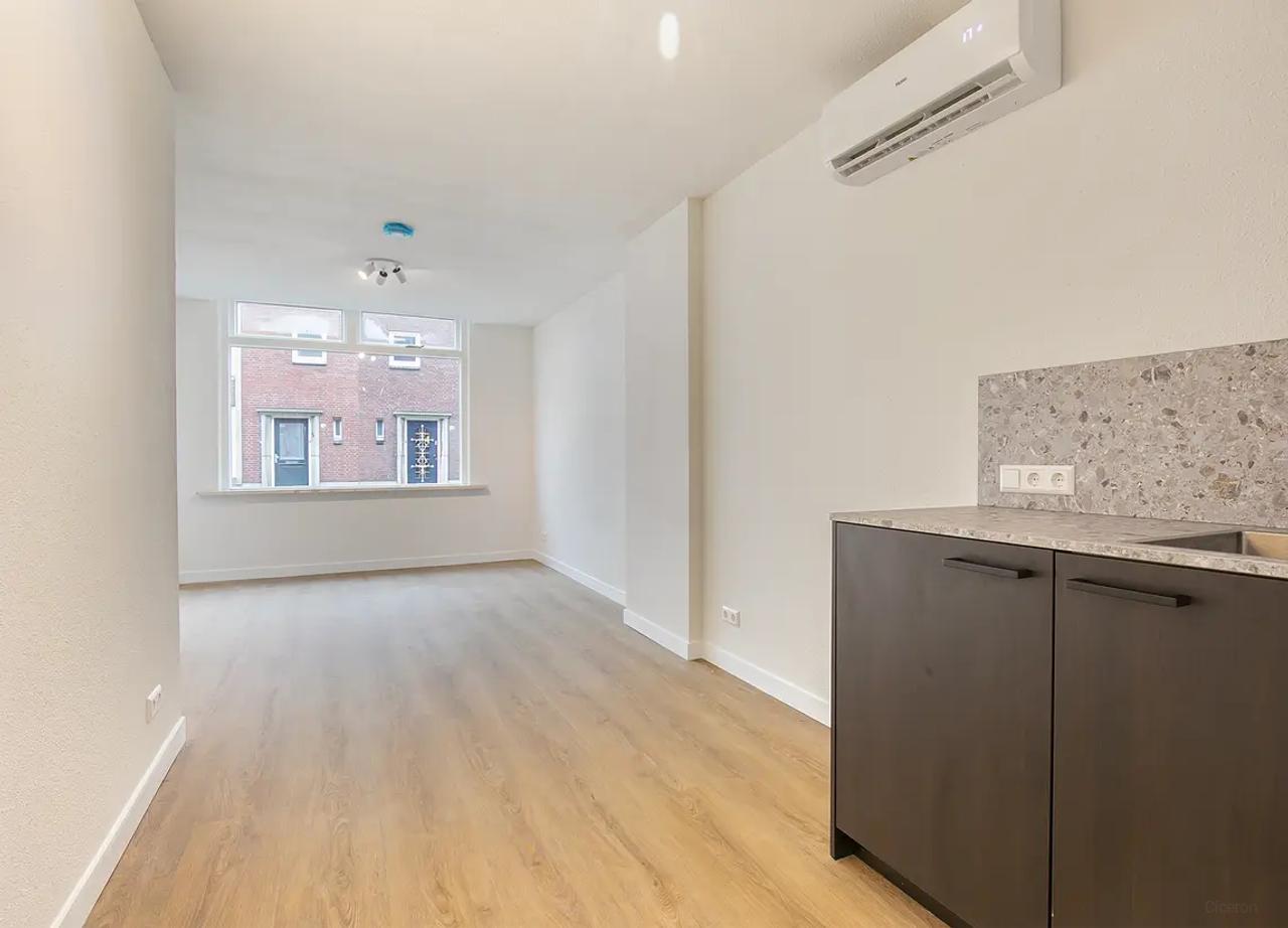 Sustainable 19 m² studio in Goirkestraat - Image 4