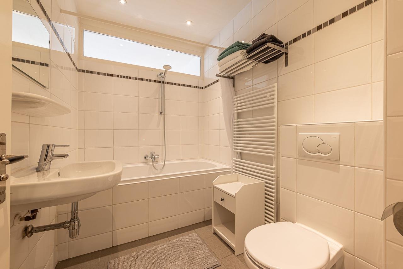 Quiet living: 58 m² with terrace in De Pijp - Image 21