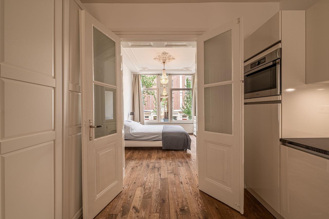 Quiet living: 58 m² with terrace in De Pijp - Image 13