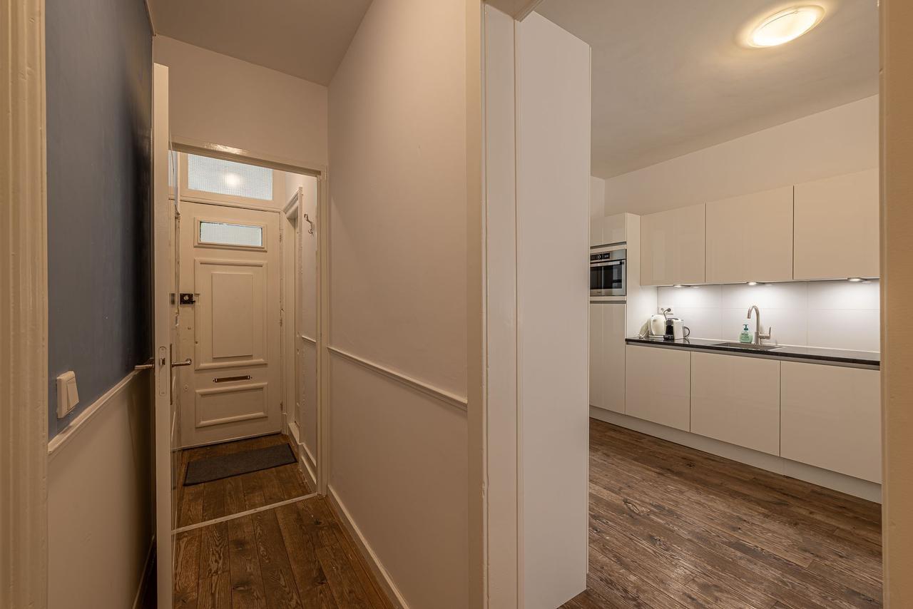 Quiet living: 58 m² with terrace in De Pijp - Image 20