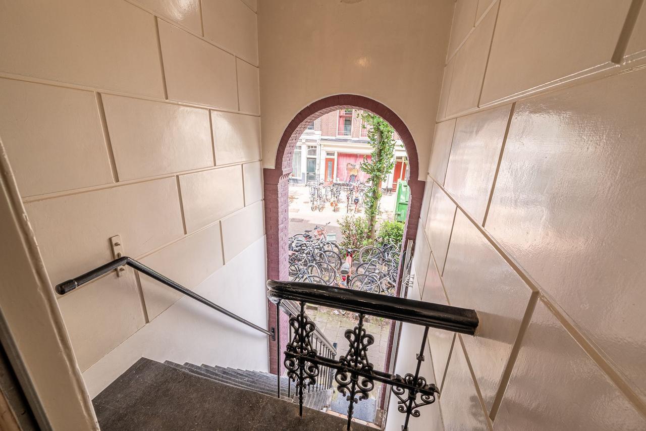 Quiet living: 58 m² with terrace in De Pijp - Image 12
