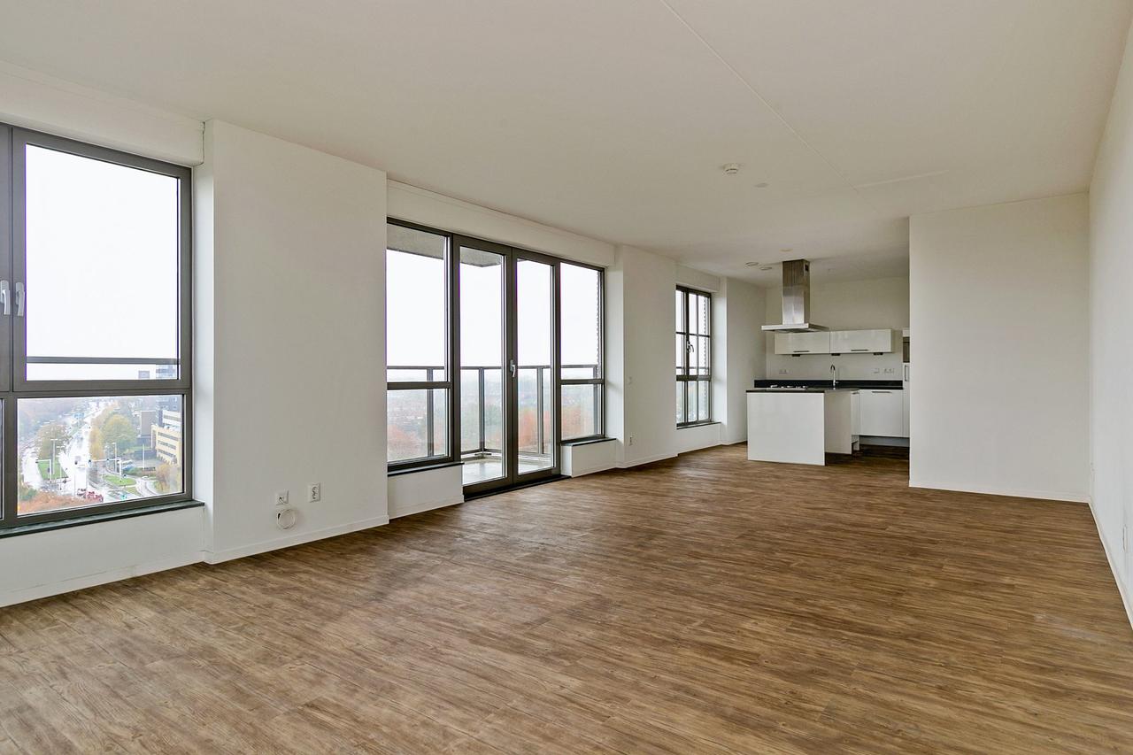 3-room apartment of 111 m² with two balconies - Image 5