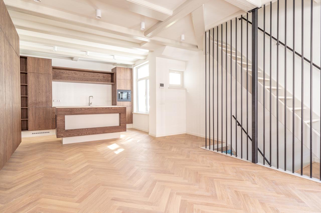 Renovated townhouse in the heart of the Jordaan - Image 1